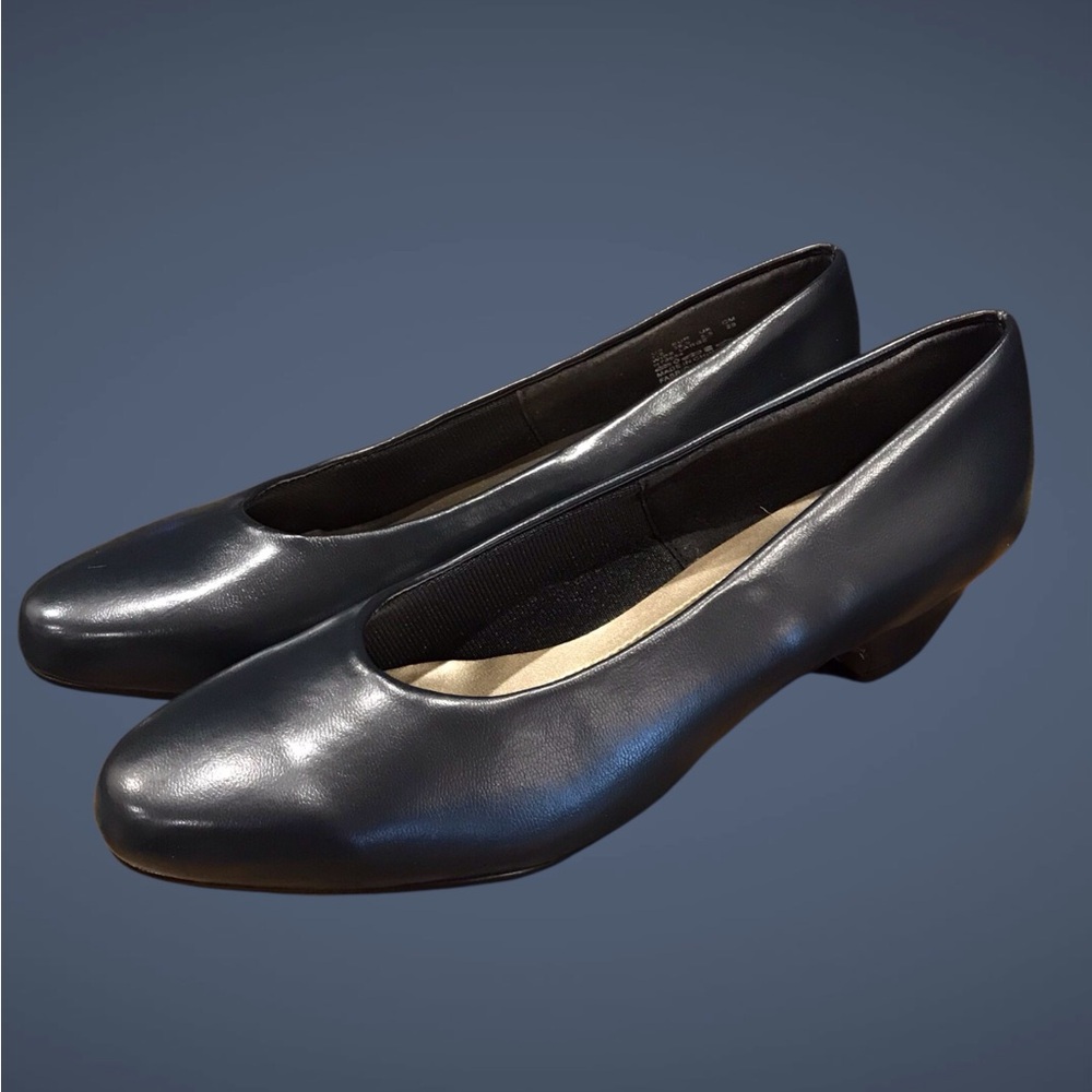 NWOT Soft Style Angel II Women's‎ Dress Shoe Navy US Size 7.5W H79654